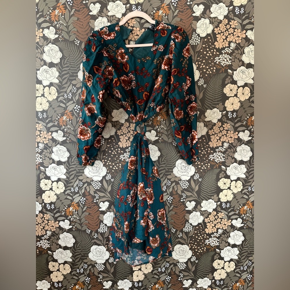 MINKPINK Olivia Cutout Mini Dress size medium - Picture 4 of 6
